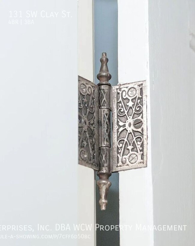 Building Photo - 131 SW Clay St