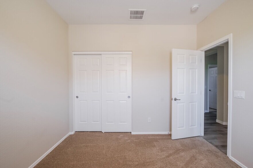 Building Photo - 25934 N 54th Ave