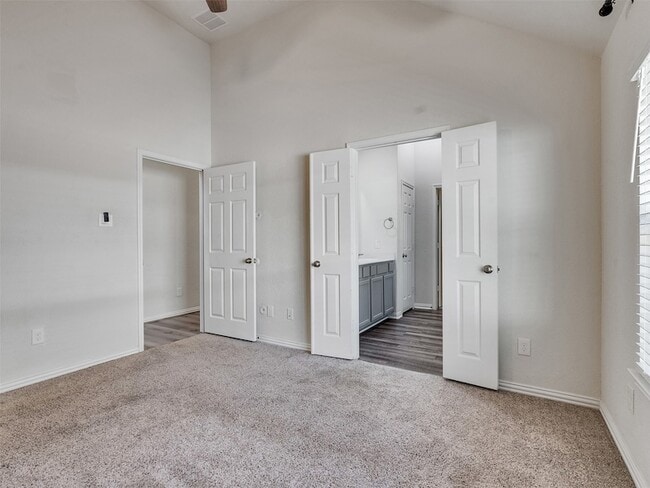 Building Photo - 257 N Lynx Trail