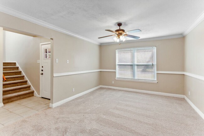 Building Photo - Updated 4-Bedroom, 2-Bath Home in RISD