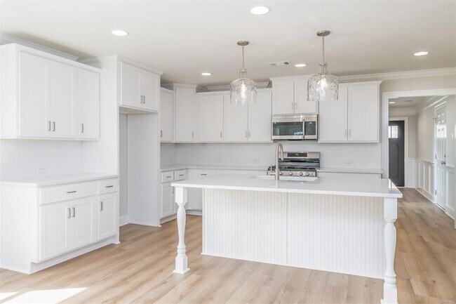 Building Photo - 9300 Charley Ln