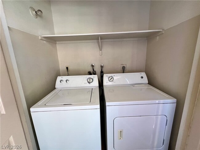 Building Photo - 4380 Sandy River Dr