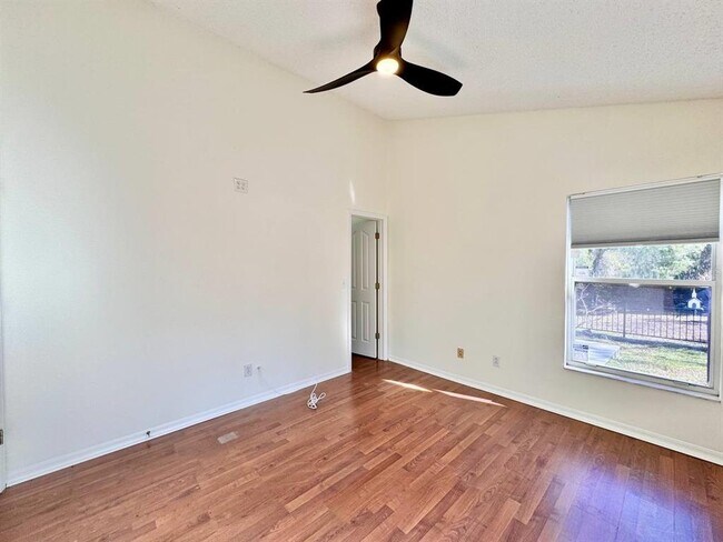 Building Photo - 10028 Oasis Palm Dr