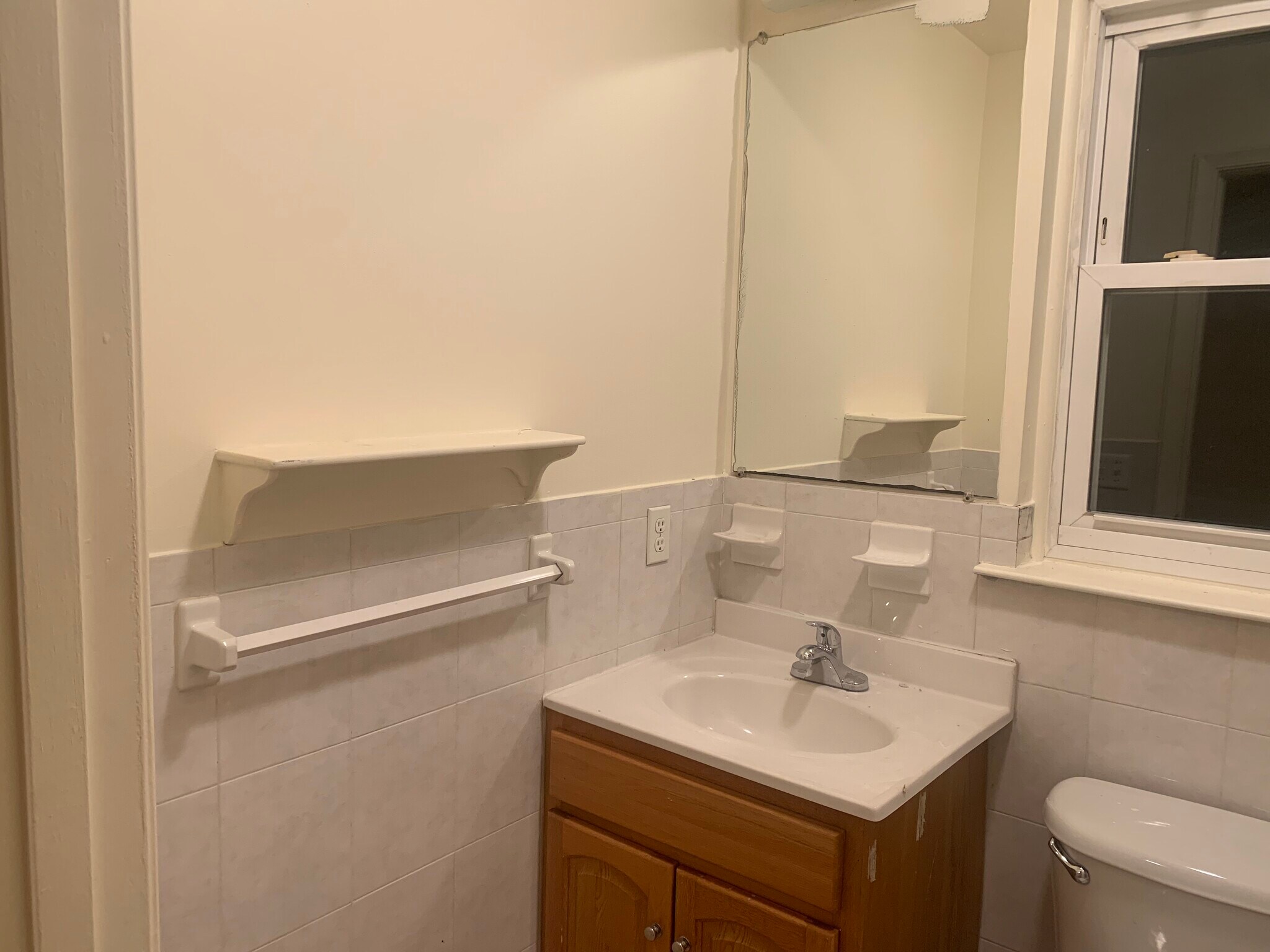 Building Photo - 68 Pamrapo Ave