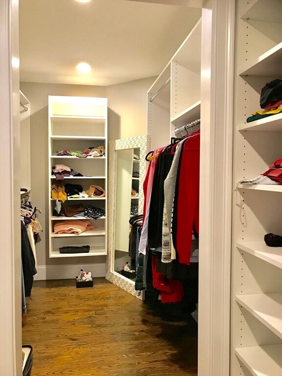 Building Photo - 301 Linden St