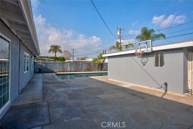 Building Photo - 9502 Laurel Canyon Blvd