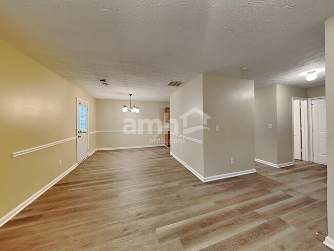 Building Photo - 409 Kirkland Dr