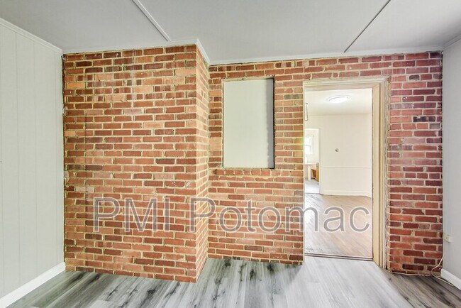 Building Photo - 2710 Emmet Rd