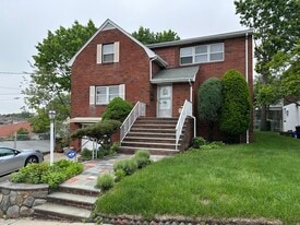 Building Photo - 1217 Inwood Ter