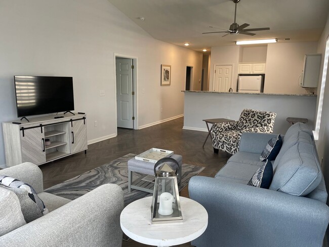 Building Photo - 968 Great Egret Cir SW