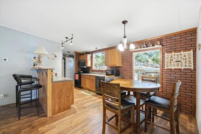 Building Photo - 6715 W Richard Dr