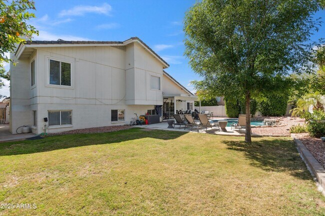 Building Photo - 6164 E Greenway Ln
