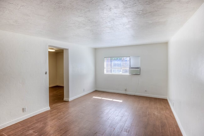 Building Photo - 2555 E Fort Lowell Rd