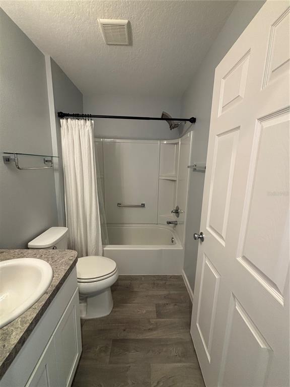 Building Photo - 3319 Rohan Rd