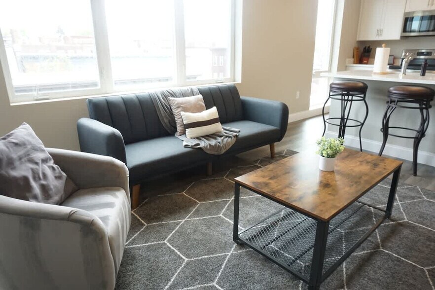 Building Photo - 140 Pearl St