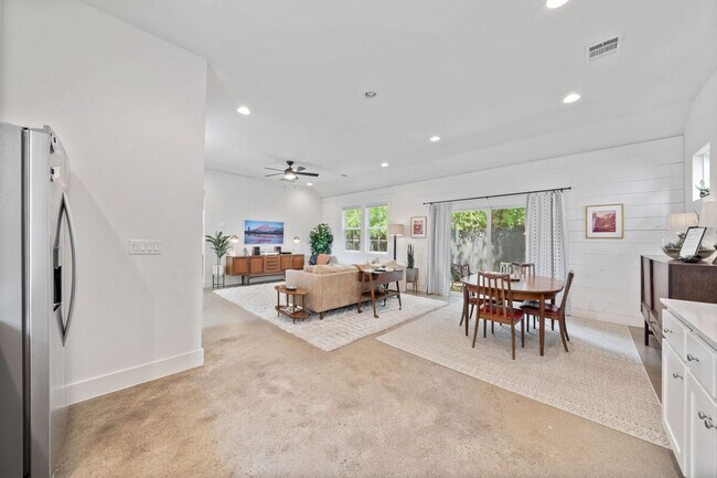 Building Photo - 1307 Fort Branch Blvd