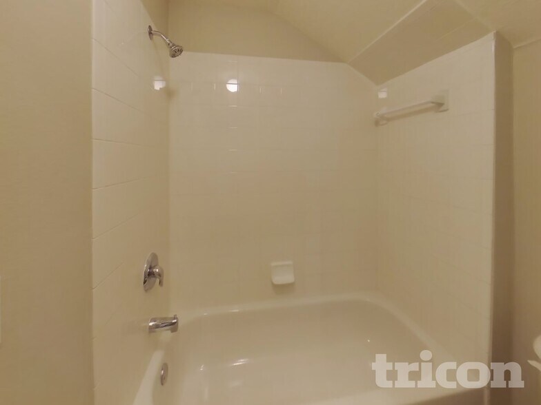 Building Photo - 3919 Day Bridge Pl