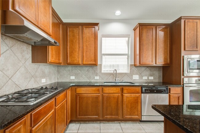 Building Photo - 18103 Double Bay Rd