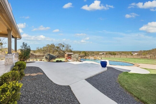 Building Photo - 100 Cross Trail