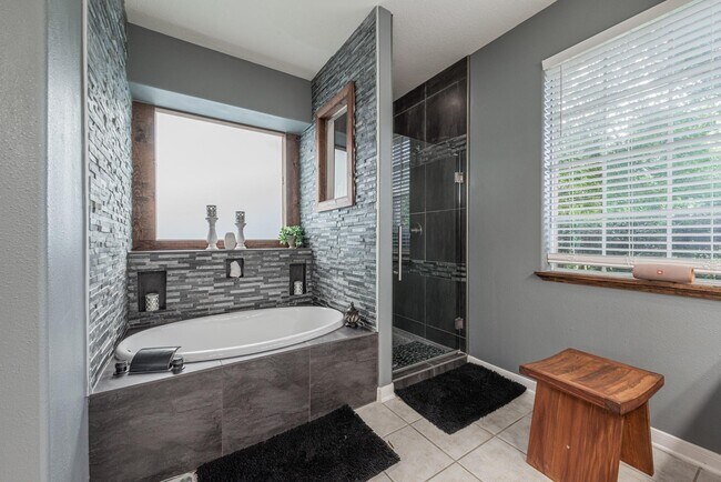 Building Photo - 1310 Big Pines