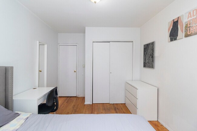 Building Photo - 337 E 94th St