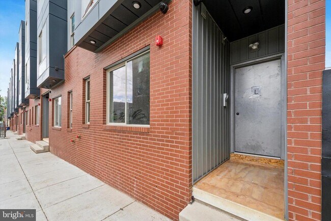 Building Photo - 2401 N 2nd St