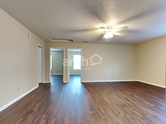 Building Photo - 1212 N Aberdeen Dr