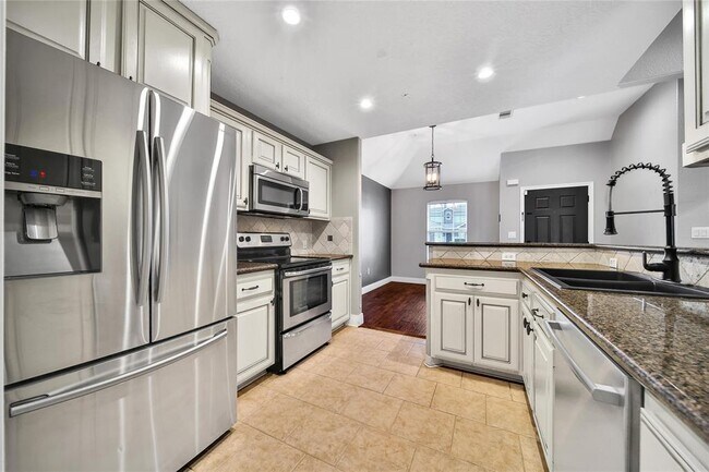 Building Photo - 720 Springwood Dr