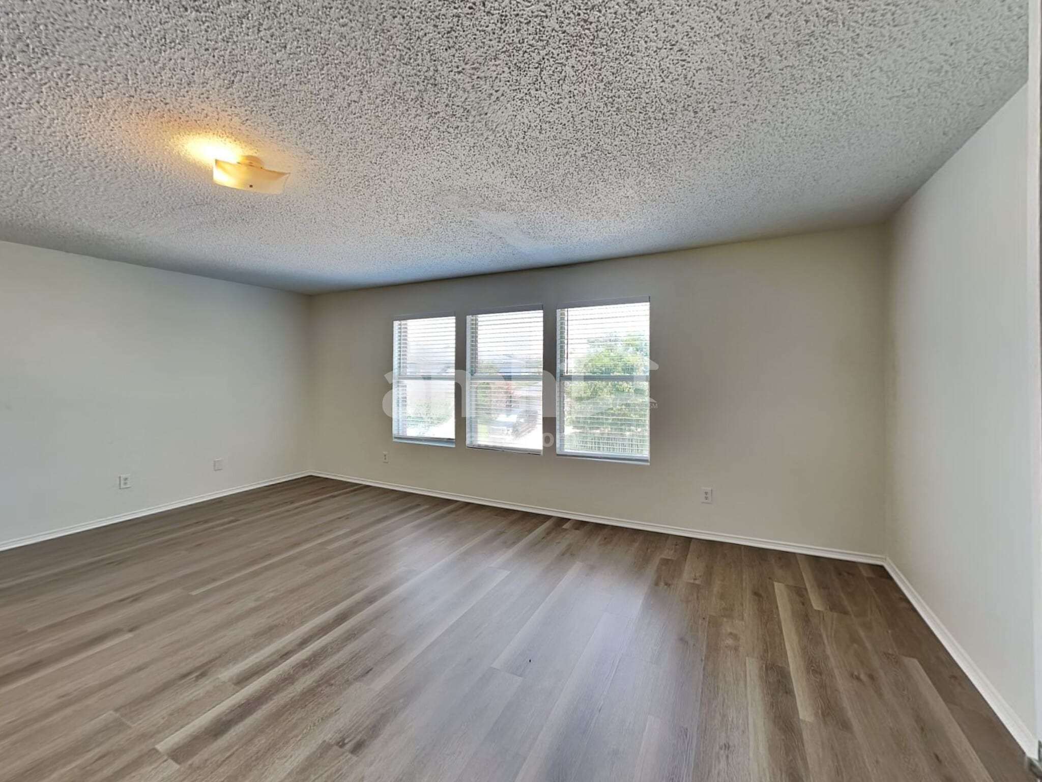 Building Photo - 5500 Costa Mesa Dr