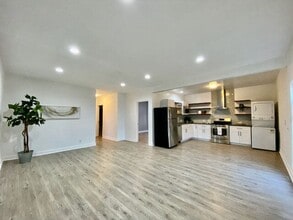 Building Photo - 1217 N Virgil Ave