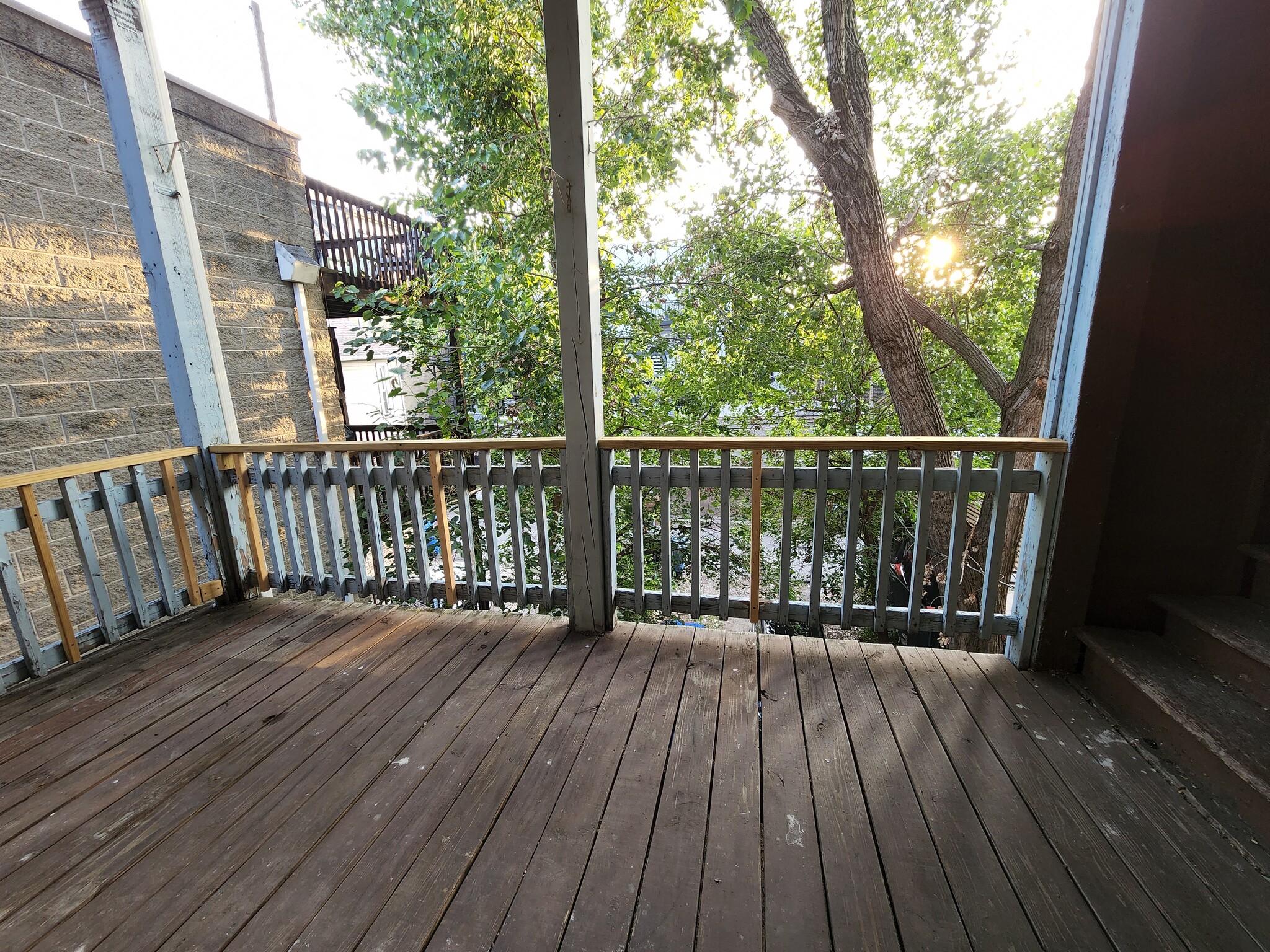 back porch - 1322 N Greenview Ave