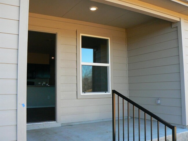 Building Photo - 15212 Upland Willow Rd