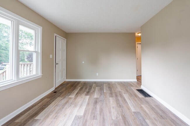 Building Photo - 509 Diecks Dr