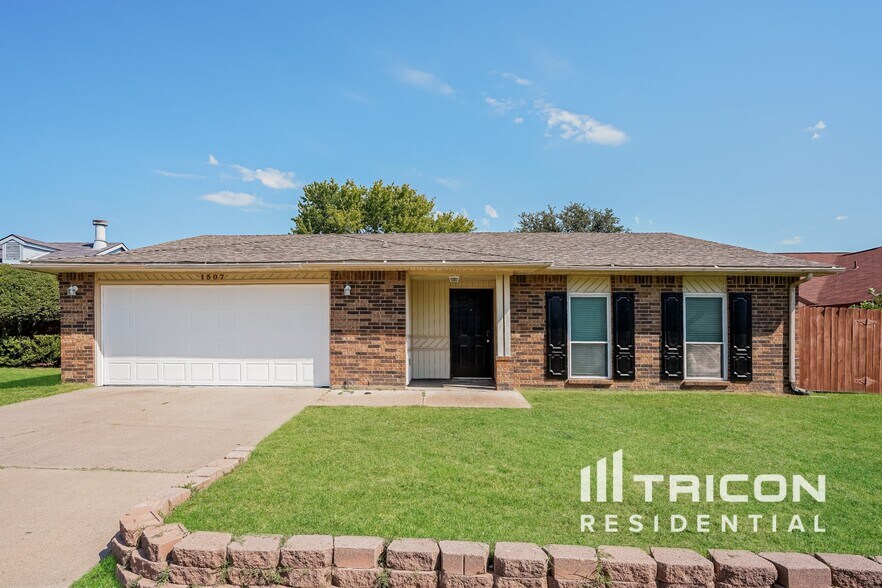 Primary Photo - 1507 Carlsbad Dr
