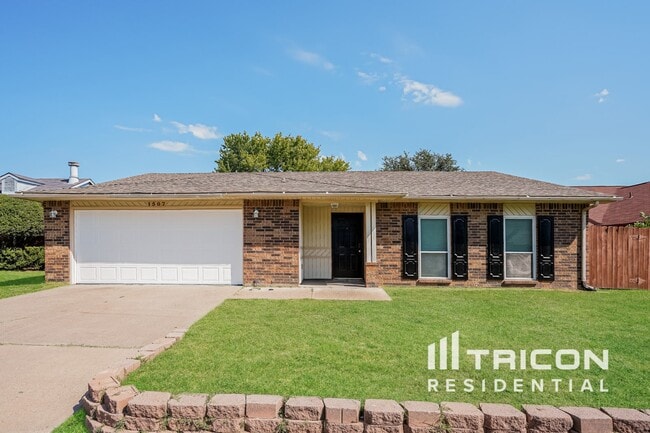 Building Photo - 1507 Carlsbad Dr