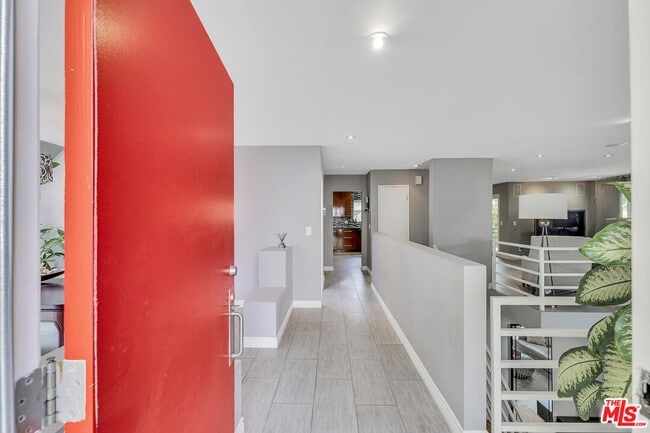 Building Photo - 13563 Contour Dr