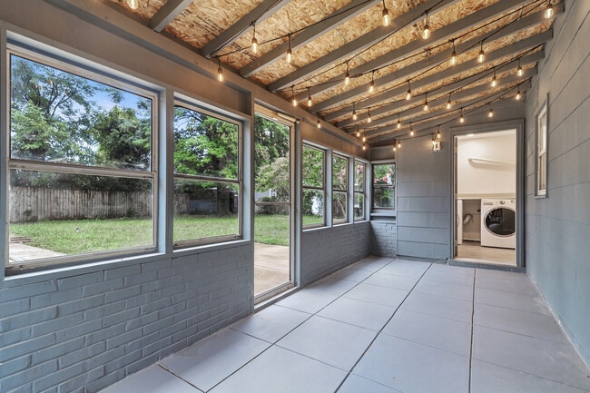 Building Photo - 154 Orchard Ave