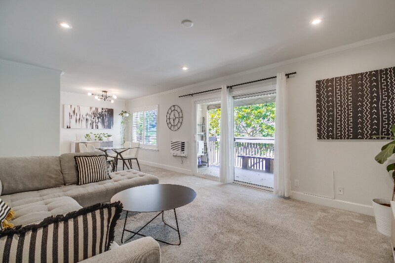 Building Photo - 8509 Villa La Jolla Dr