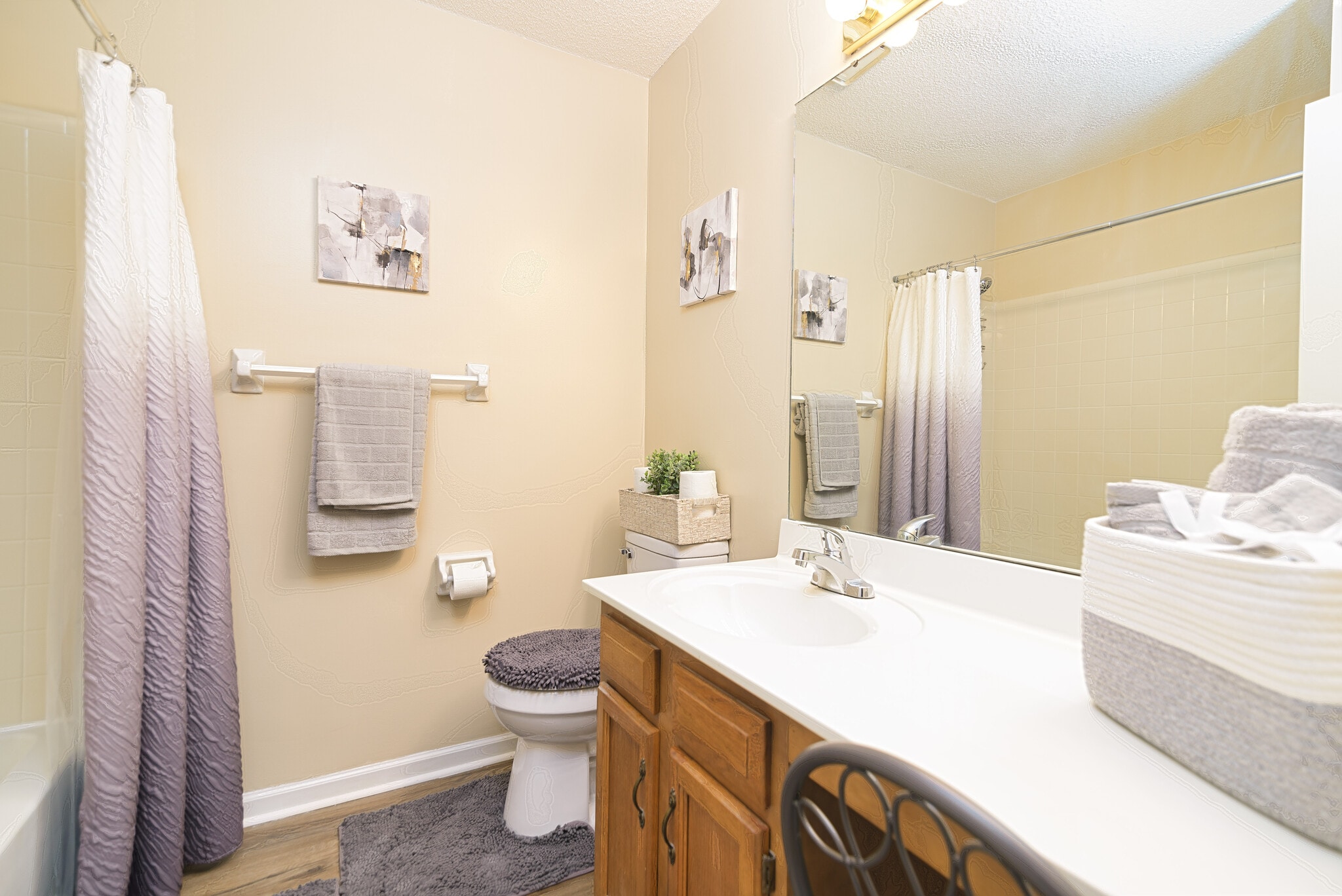 Building Photo - Room in Townhome on Rust Wood Pl