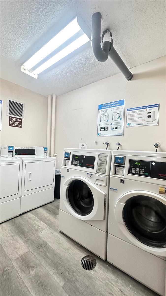 Building Photo - 1300 NE Miami Gardens Dr