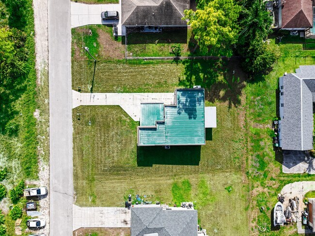 Building Photo - 2011 Olsen Ln