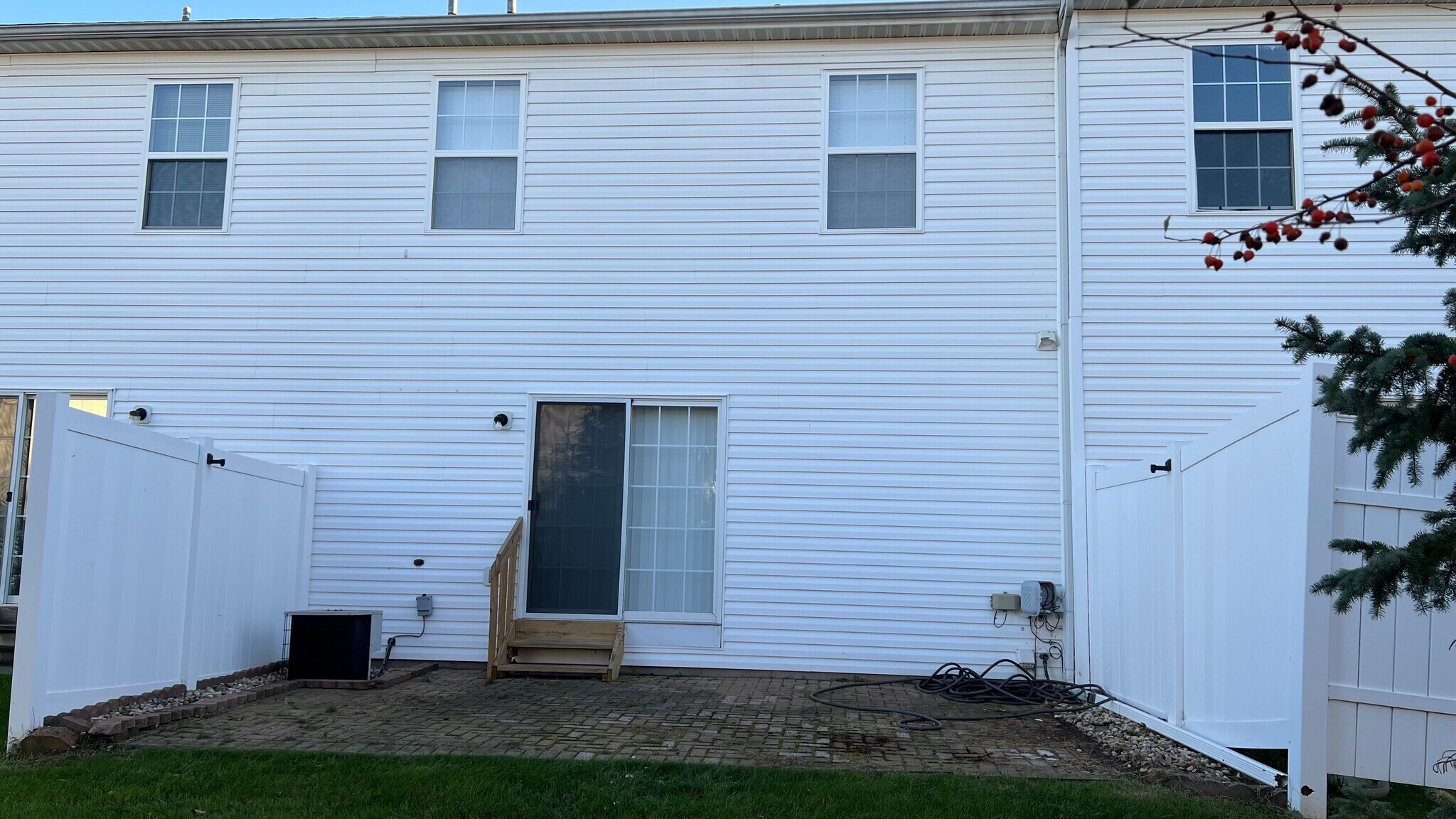 Building Photo - 6076 Georges Park Dr