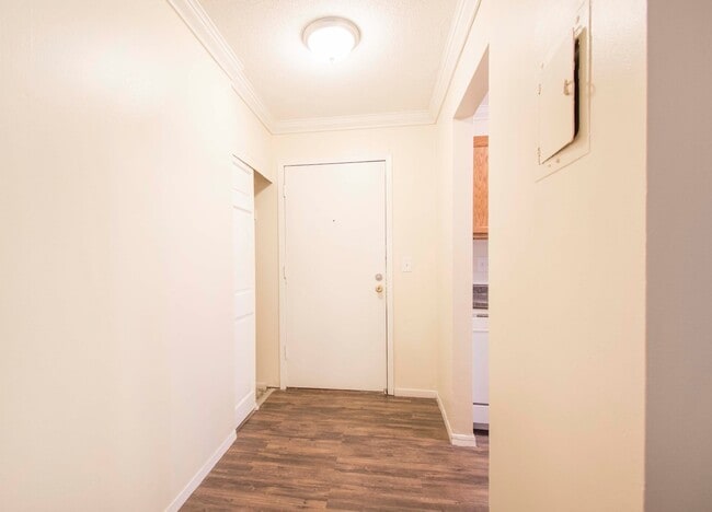 Building Photo - Excelsior Manor Apartments