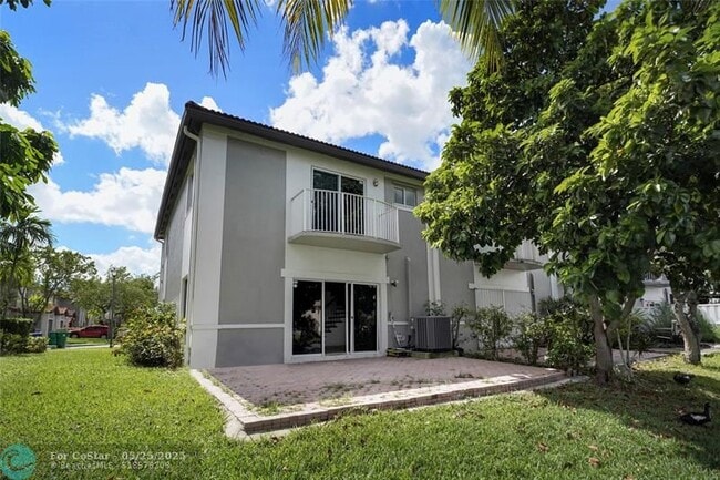 Building Photo - 12925 SW 28th Ct