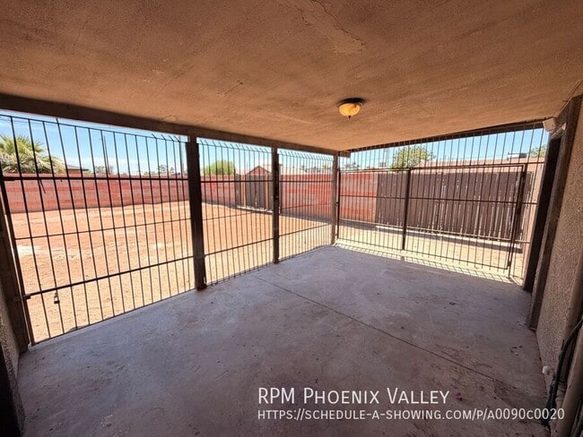 Building Photo - 301 N 3rd St