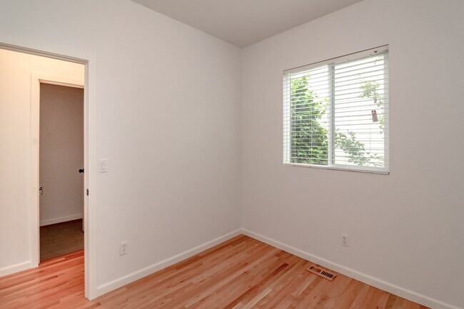 Building Photo - 1485 Bobs Hollow Ln