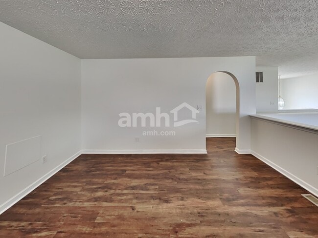 Building Photo - 837 Avalon Dr