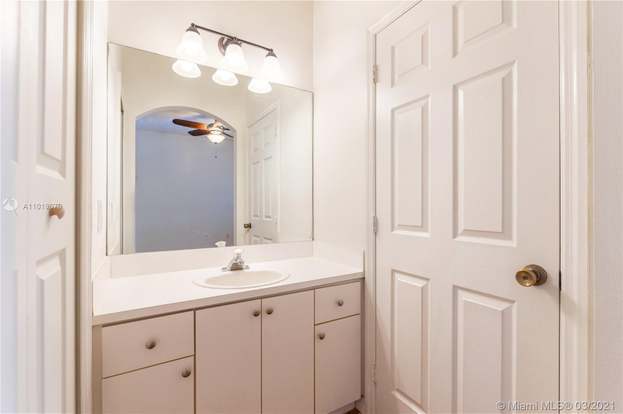 Building Photo - 632 SW 107th Ave
