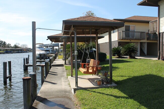 Building Photo - 4638 Pontchartrain Drive