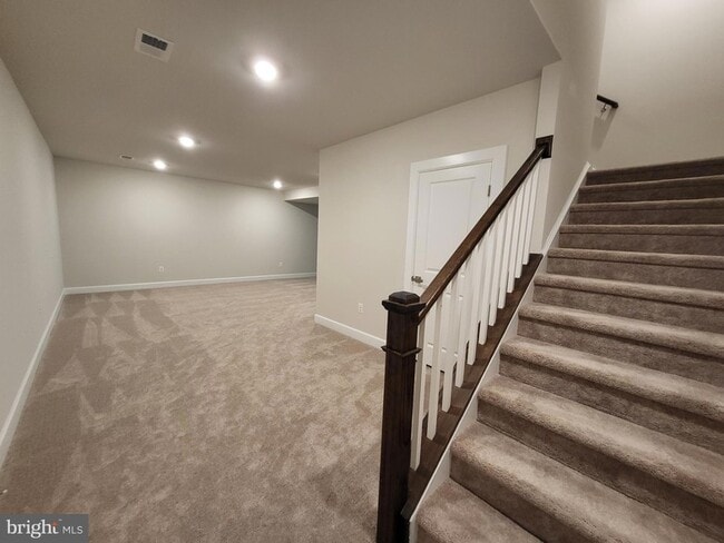 Building Photo - 1617 Phillips Dr